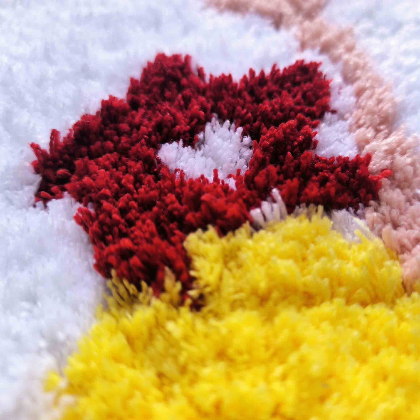 JoySwallow Cheer Up Three Little Daisy Tufted Bathmat, Floral Bathroom Rug, Flower Area Rug, Floral Bedroom Rugs