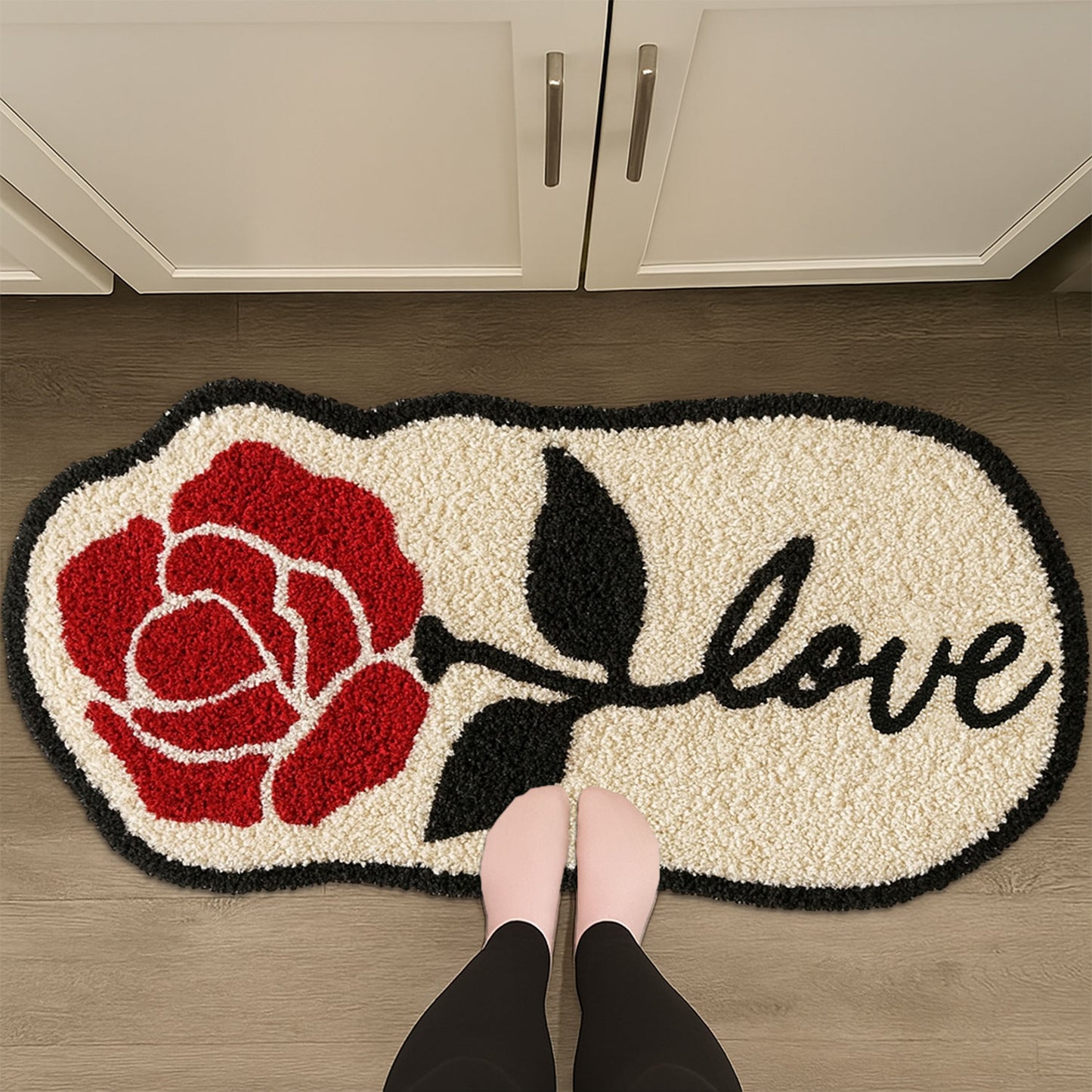 JoySwallow Irregular Valentine Red Rose Tufted Bathmat, Floral Bathroom Rug, Flower Area Rug, Floral Bedroom Rugs，Valentines Gift