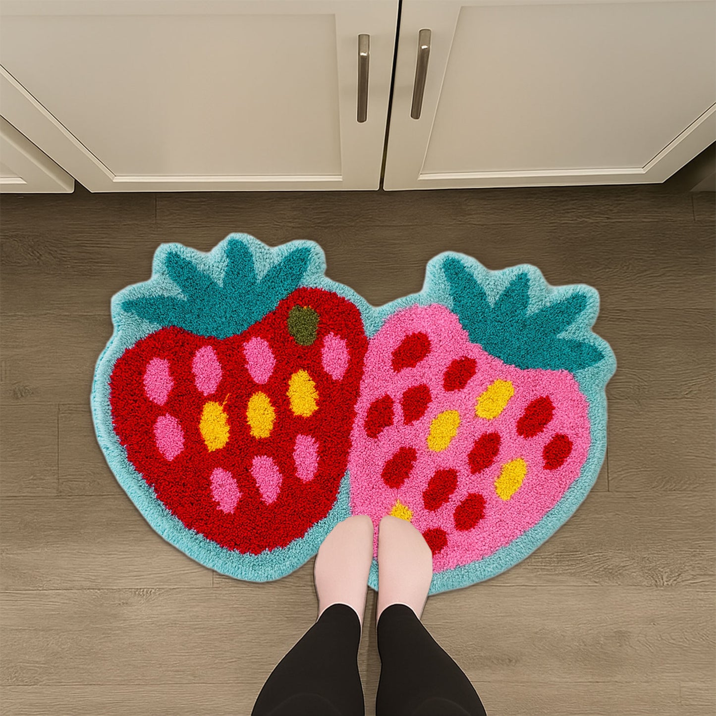 JoySwallow Irregular Strawberry Tufted Bathmat, Strawberry Bathroom Rug, Fruit Area Rug, Strawberry Bedroom Rugs